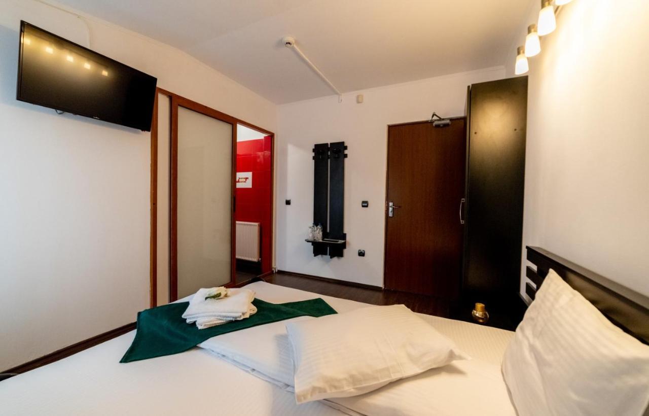 Escala Rooms Ghimbav Eksteriør bilde