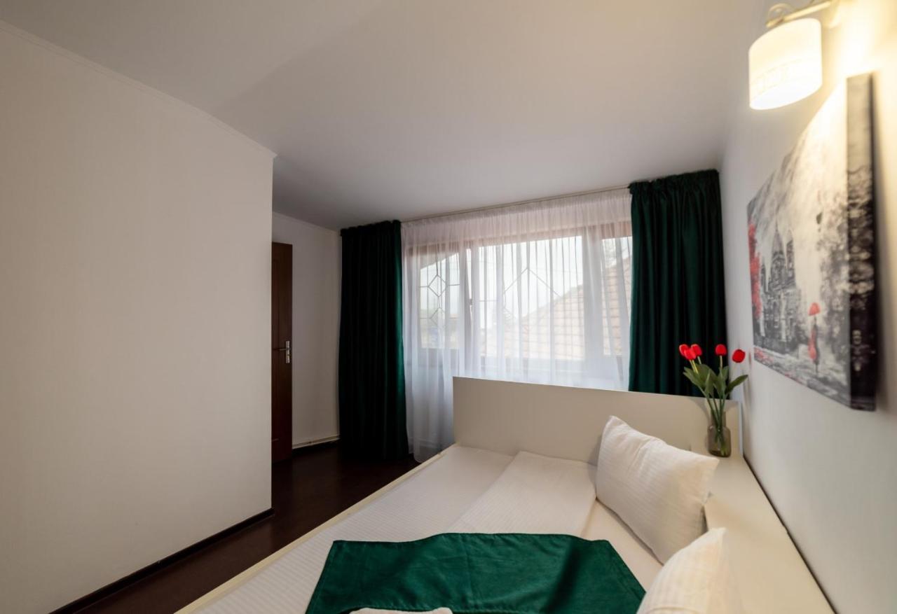 Escala Rooms Ghimbav Eksteriør bilde