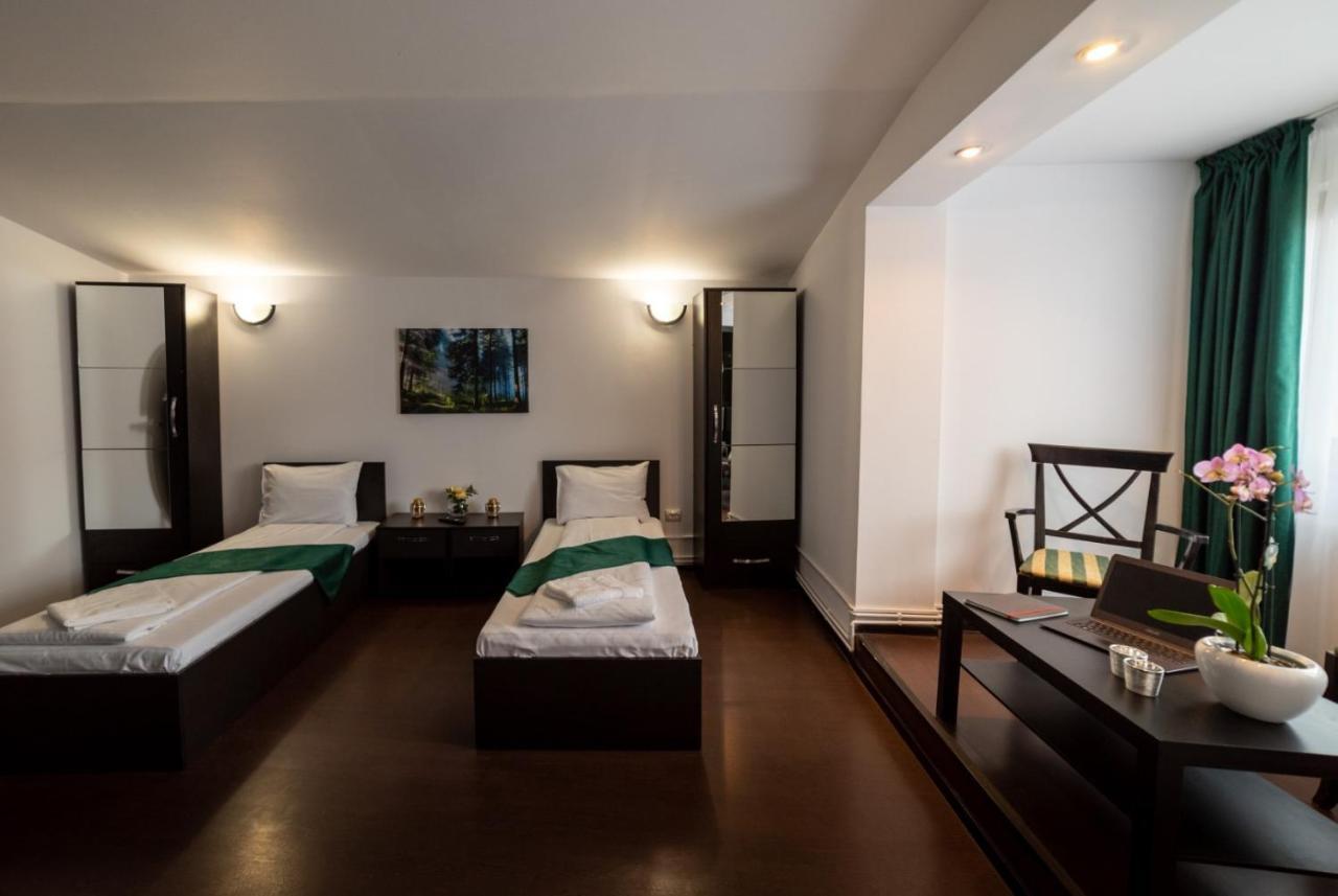 Escala Rooms Ghimbav Eksteriør bilde
