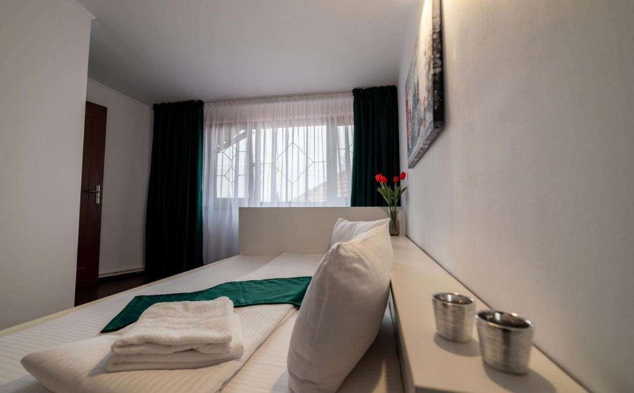 Escala Rooms Ghimbav Eksteriør bilde