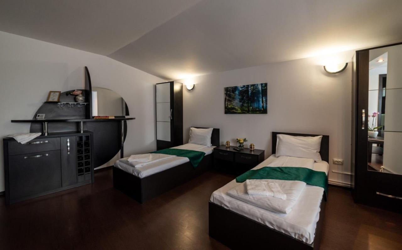 Escala Rooms Ghimbav Eksteriør bilde