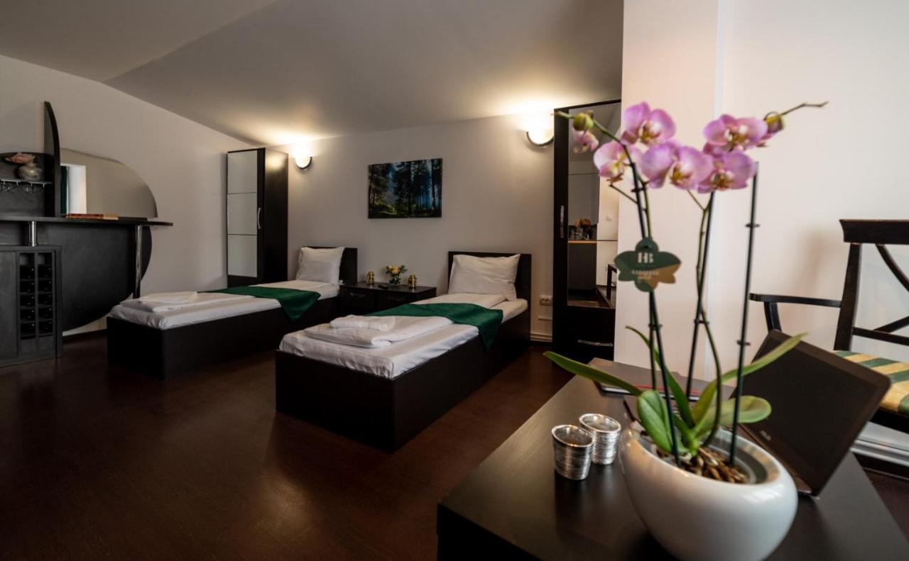 Escala Rooms Ghimbav Eksteriør bilde