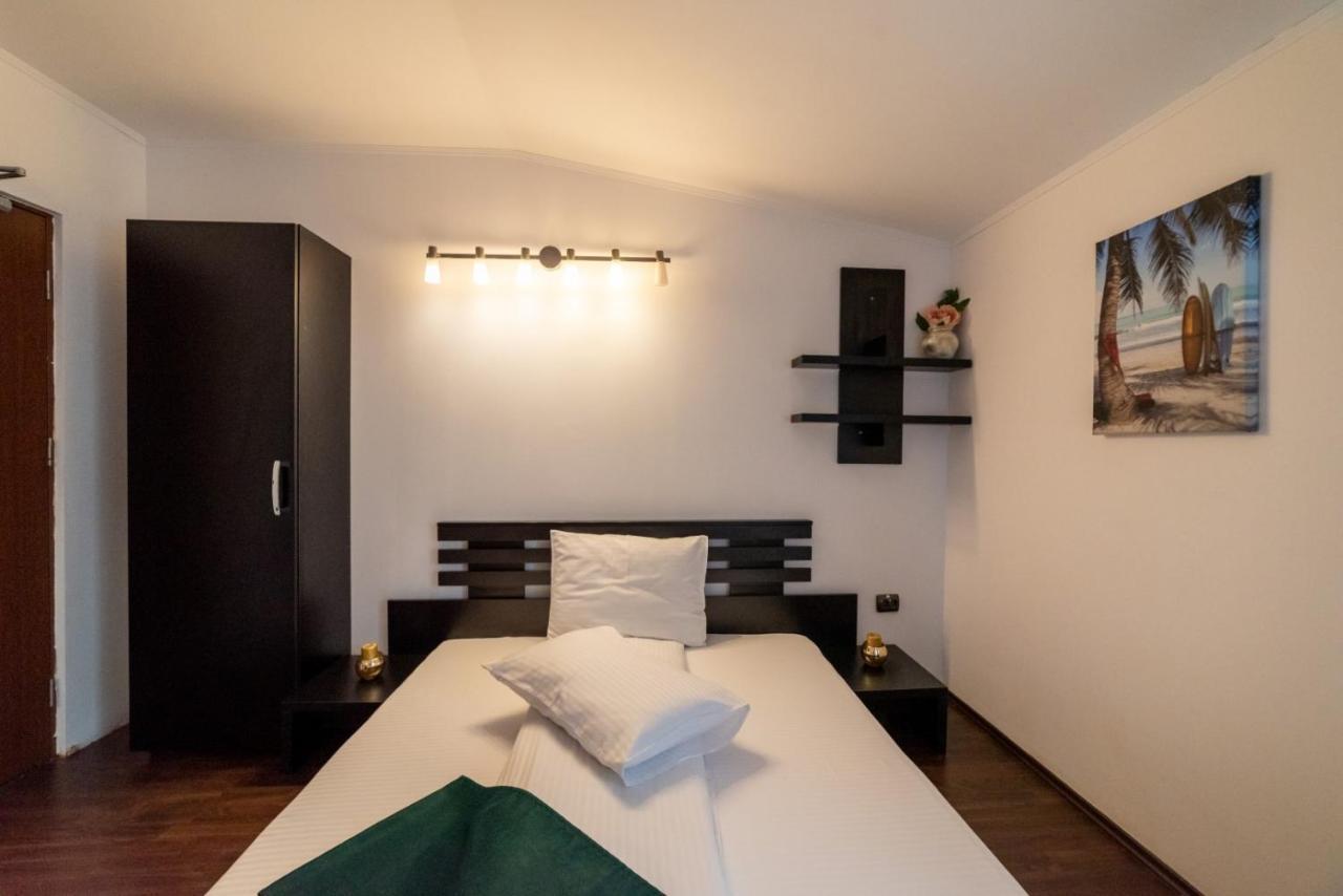 Escala Rooms Ghimbav Eksteriør bilde