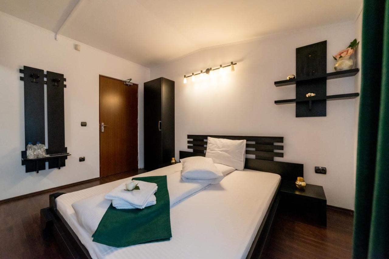 Escala Rooms Ghimbav Eksteriør bilde