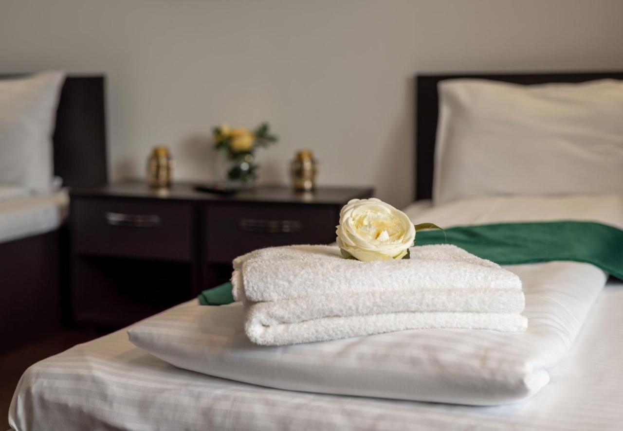 Escala Rooms Ghimbav Eksteriør bilde