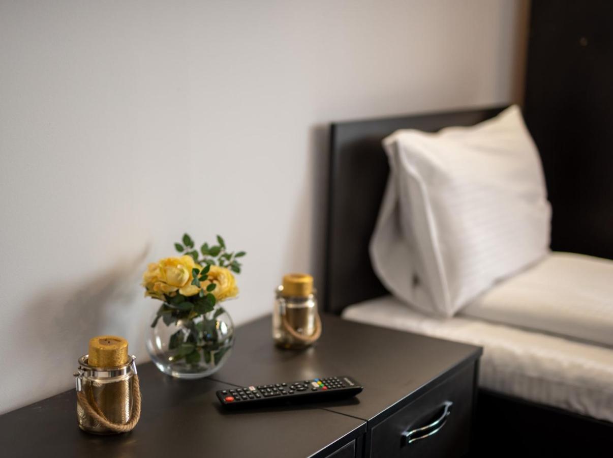Escala Rooms Ghimbav Eksteriør bilde