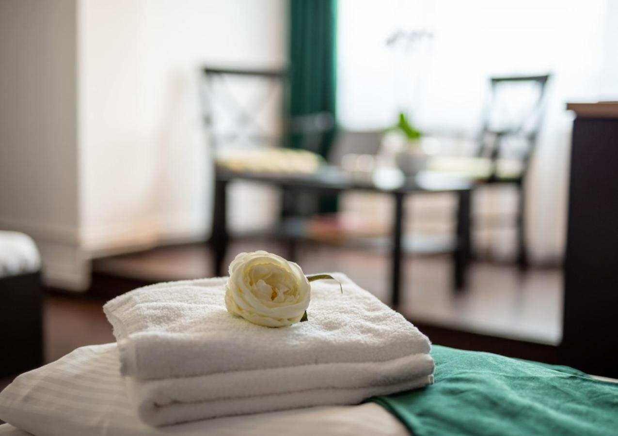 Escala Rooms Ghimbav Eksteriør bilde
