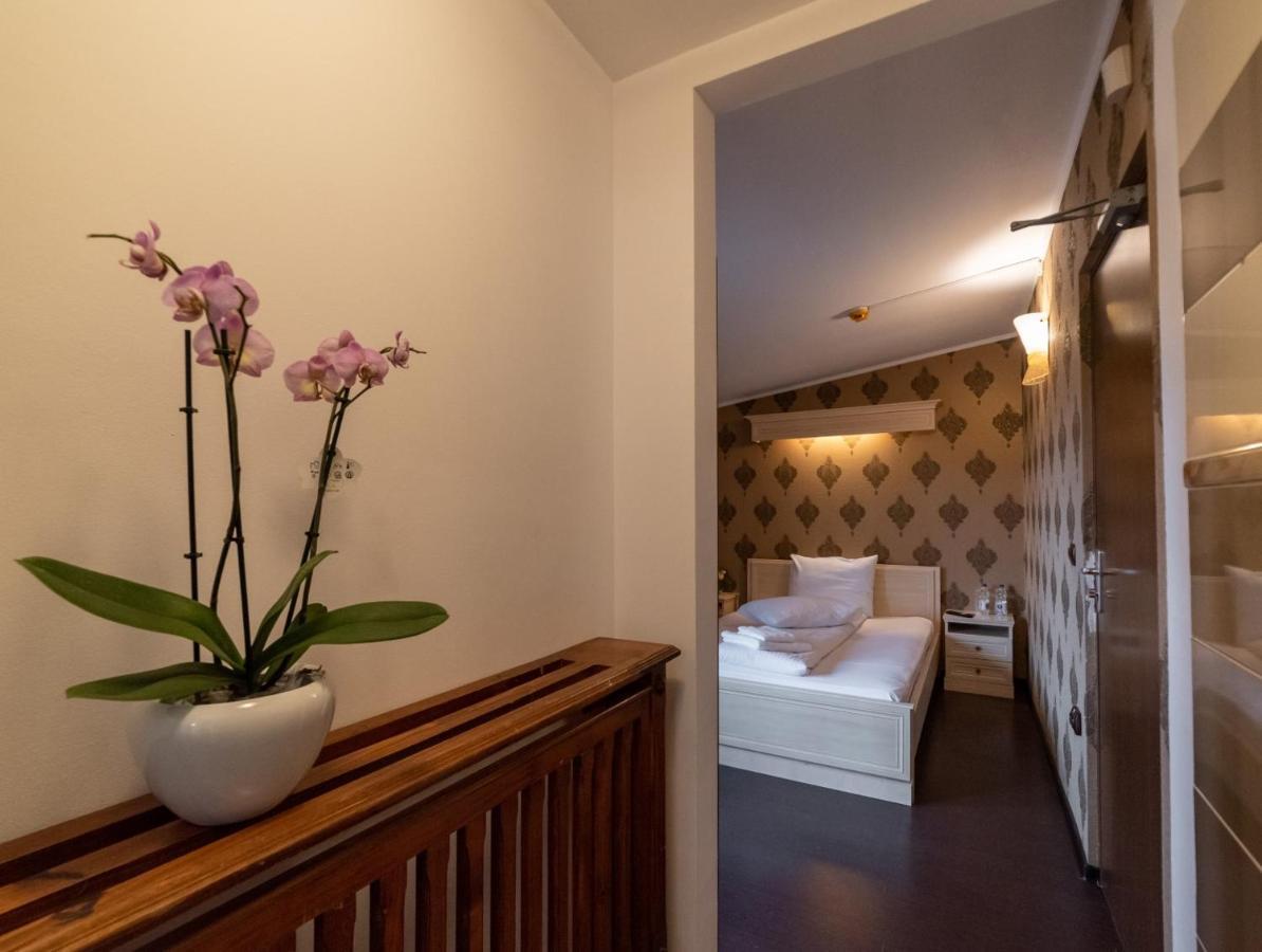 Escala Rooms Ghimbav Eksteriør bilde
