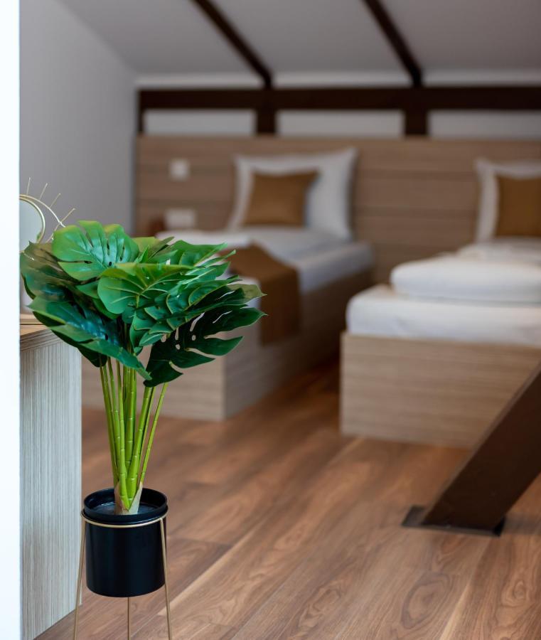 Escala Rooms Ghimbav Eksteriør bilde